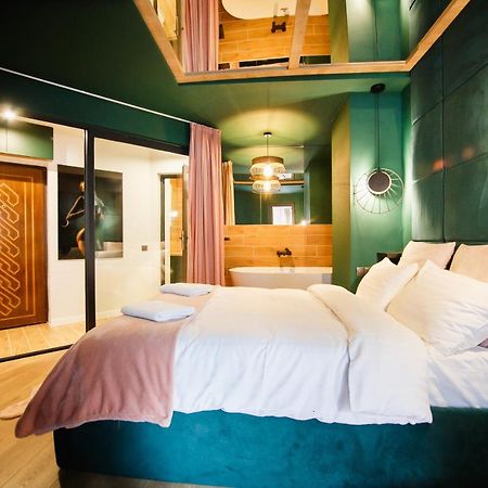 Green Velvet City Retreat Oradea Ngoại thất bức ảnh