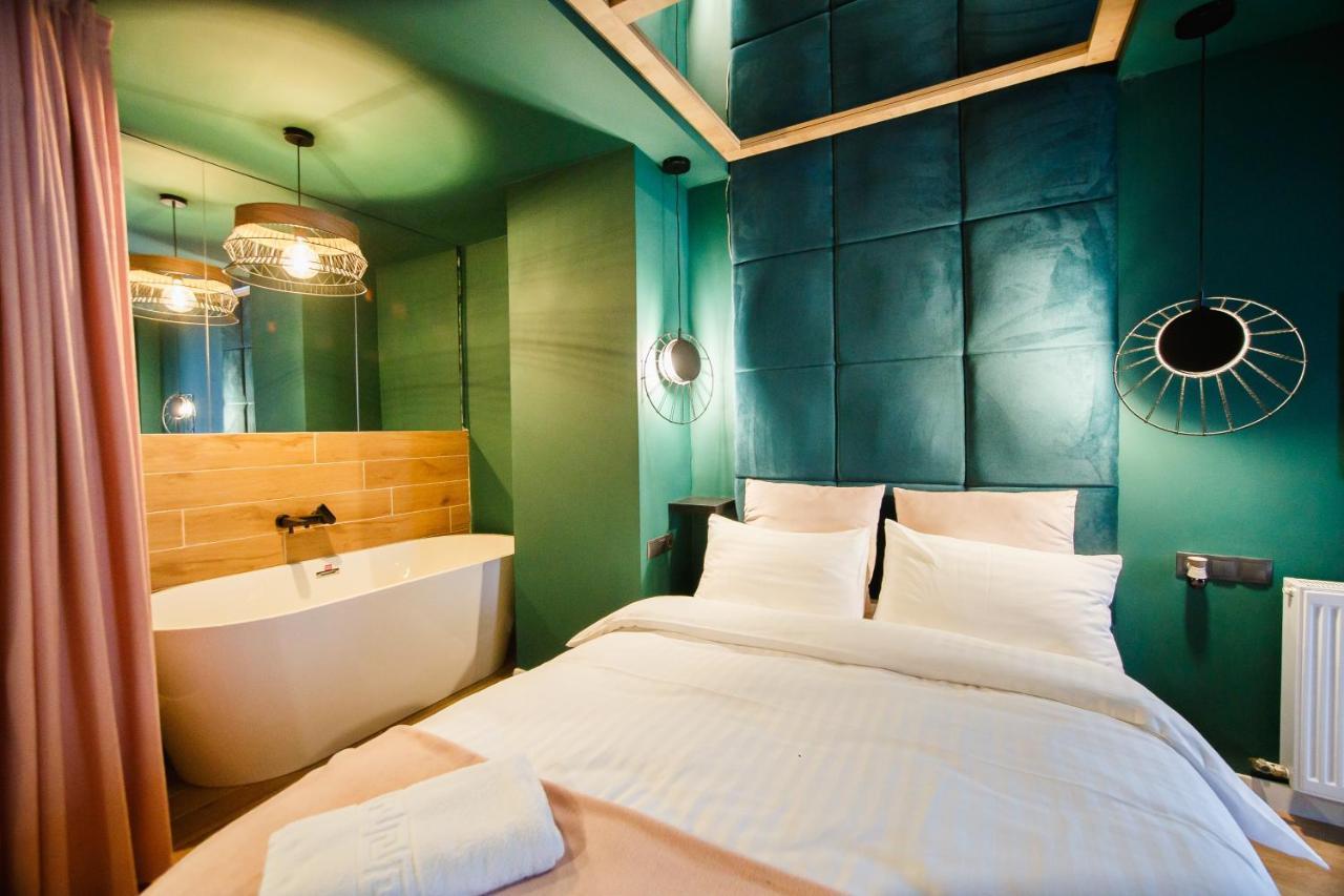 Green Velvet City Retreat Oradea Ngoại thất bức ảnh